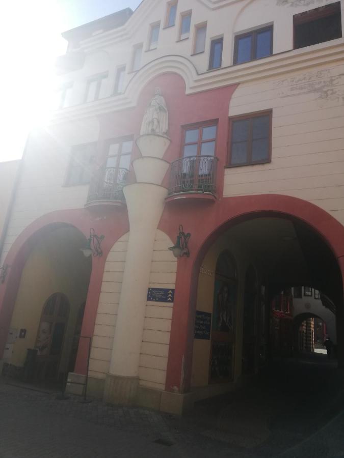 Monelly Apartman Révkomárom Kültér fotó